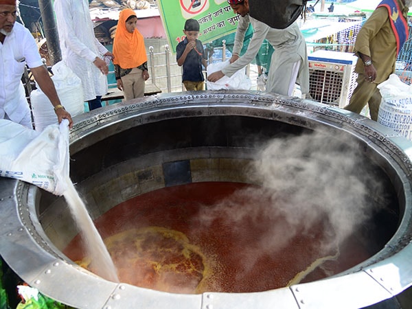 Big Deg kgnajmer ajmer sharif sufi meal